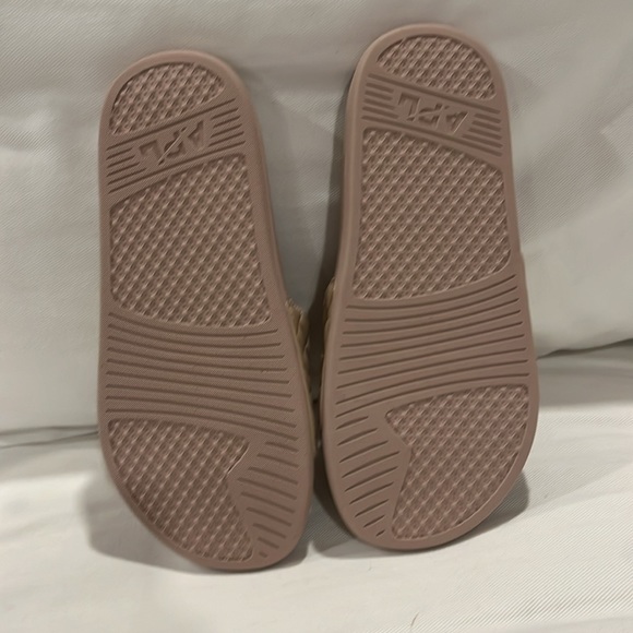 Women’s APL Lusso slide rose dust size 7 NIB - Picture 3 of 6